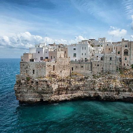 Готель La Pergola Поліньяно-а-Маре Екстер'єр фото